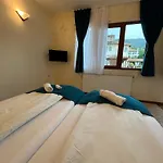 флора Guest house