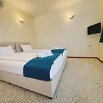 флора Guest house