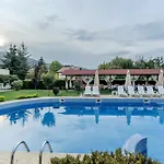 Guest house флора 4*