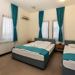 Guest house флора 4*