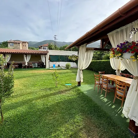 флора Vendégház 4*