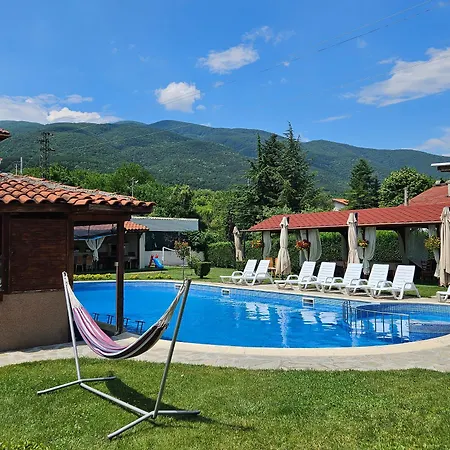 Gasthof флора Patalenitsa