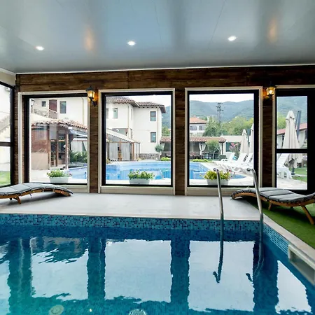 флора 게스트하우스