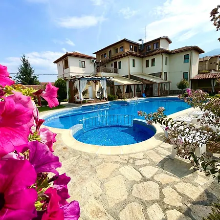флора Vendégház 4*