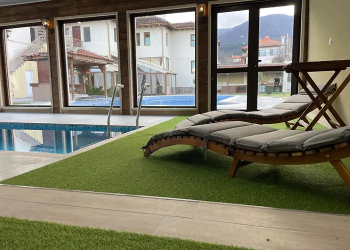 Къща за гости флора 4*