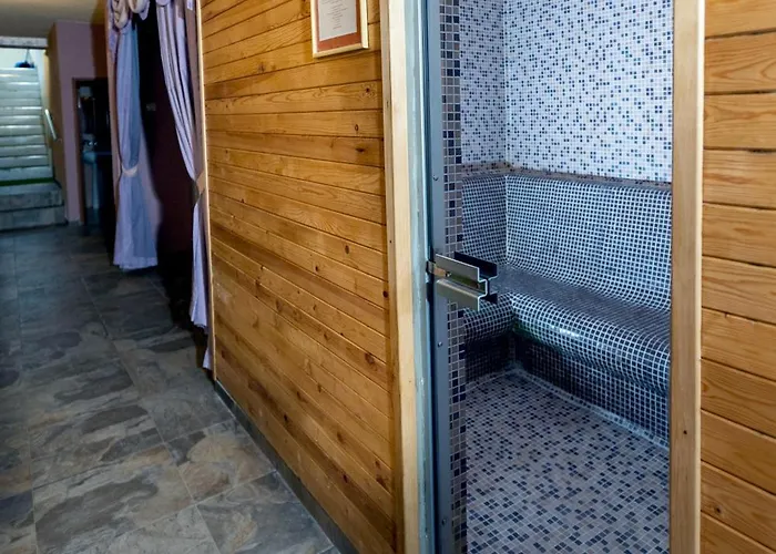 флора Къща за гости 4*