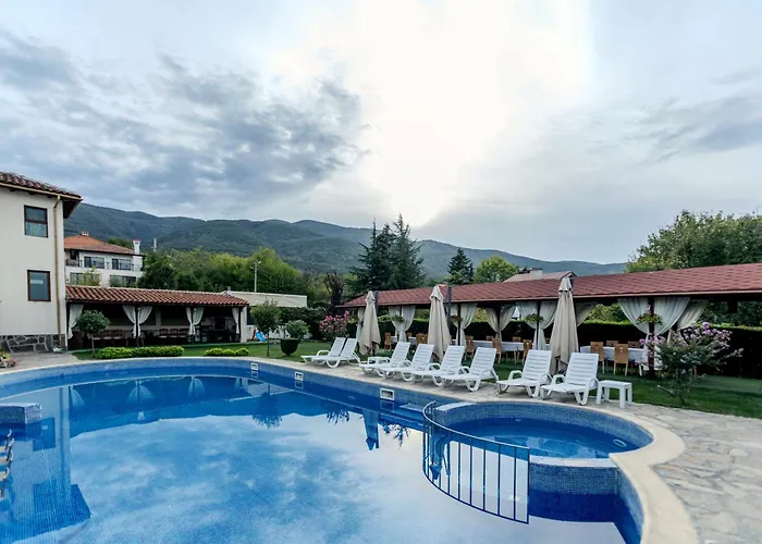 флора 4* Паталеница