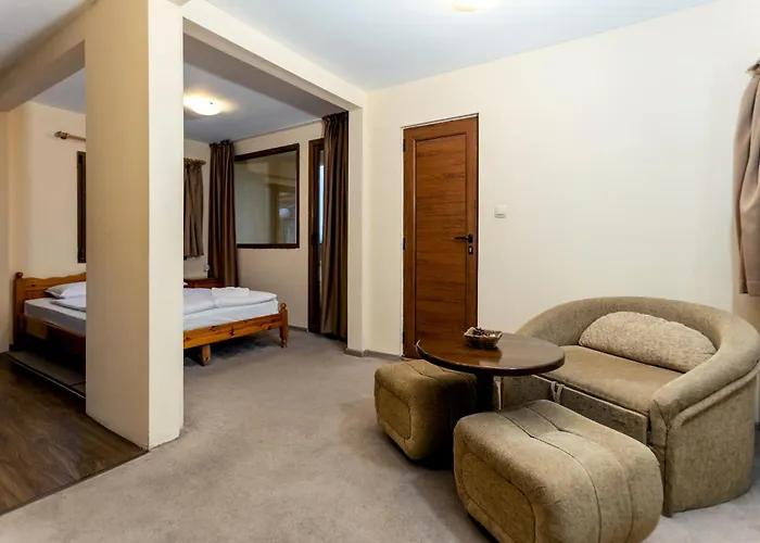 флора Къща за гости 4*