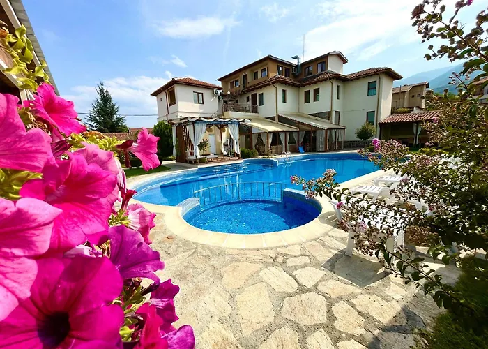 флора Къща за гости 4*